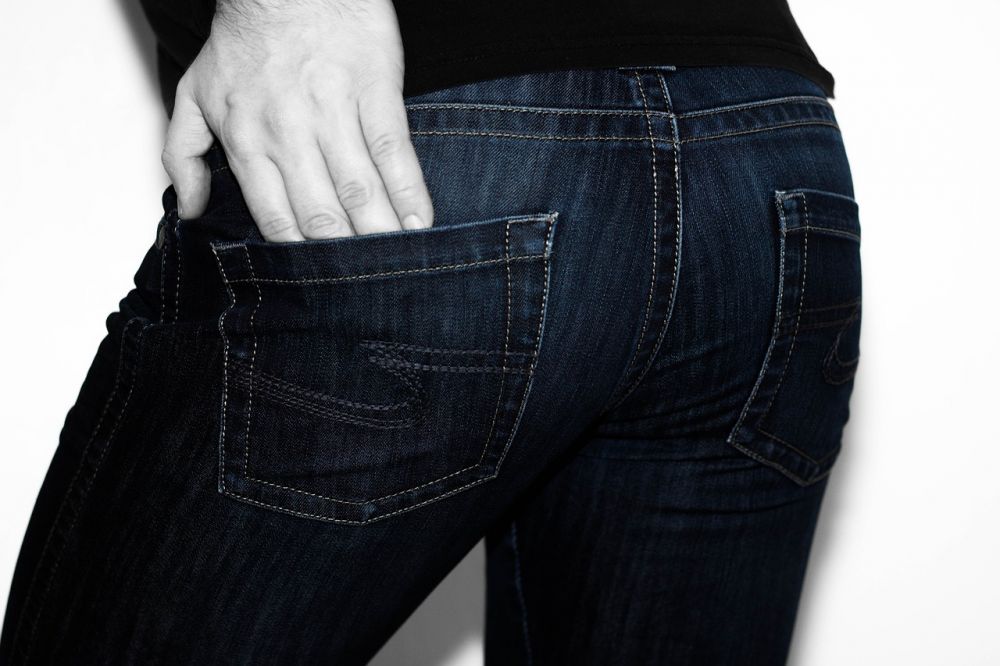 Det er vigtigt for online-shoppere og e-handelskunder at have en god forståelse for jeans, da det er en af de mest populære beklædningsgenstande på markedet
